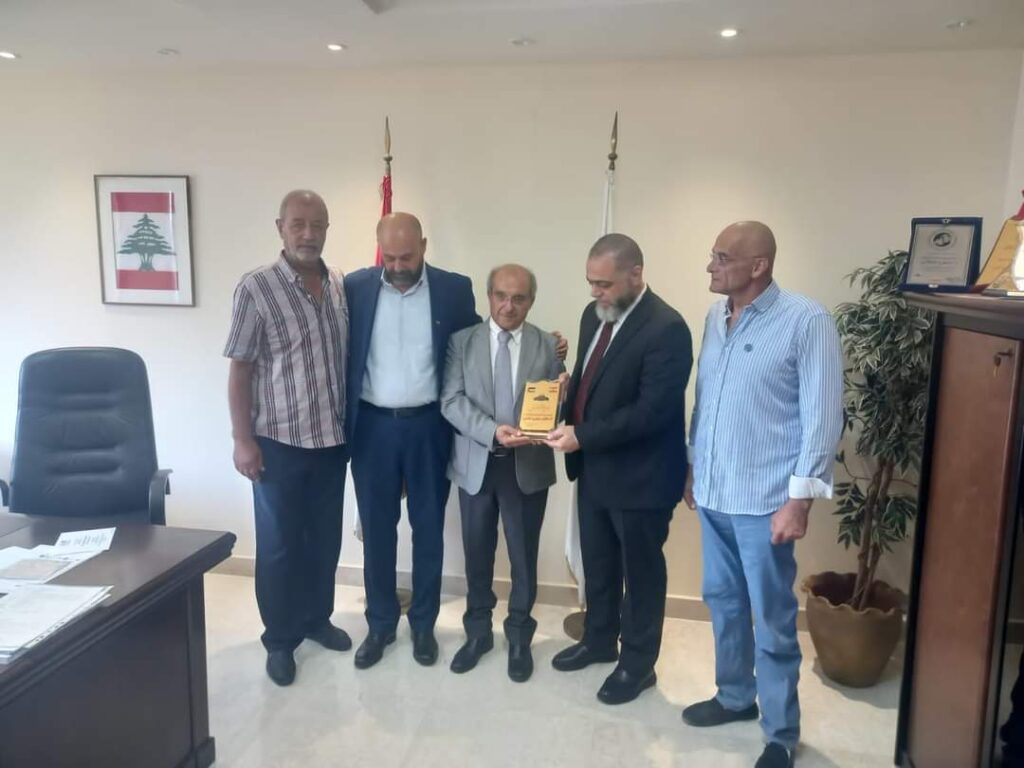 أبو العينين يزور وزير الشباب والرياضة اللبناني لبحث قرار الإتحاد اللبناني لكرة القدم