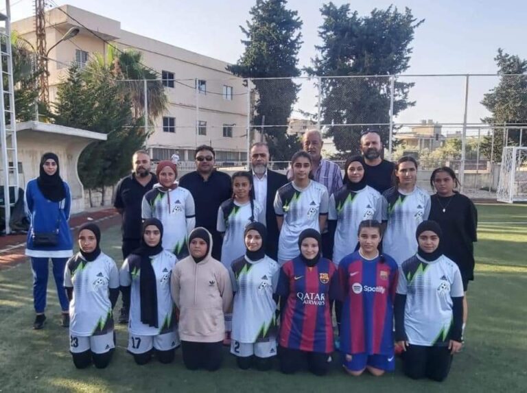 ابو العينين يلتقي فريق فتيات فلسطين الرياضي مؤكدا على دعمه