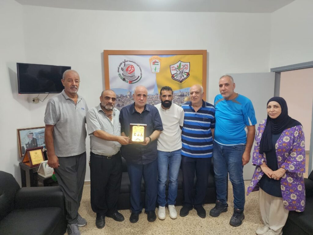 فلسطين تجمعنا تكرم اللواء  شبايطة وأعضاء منطقة صيدا