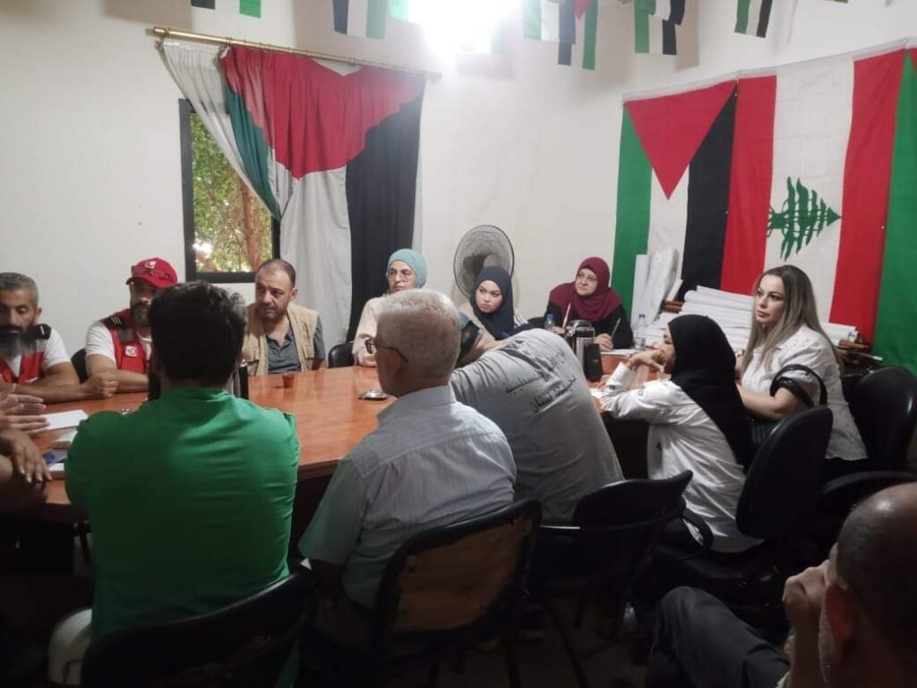 اجتماع مؤسساتي في مقر اللجان الشعبيه لمساعدة النازحين من الجنوب