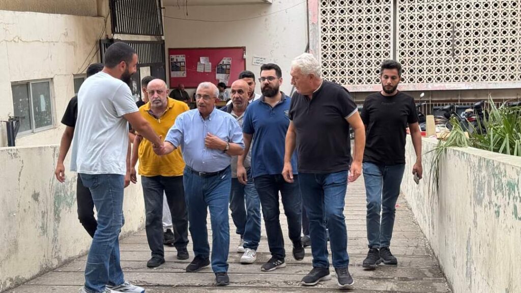 الدكتور  اسامة سعد يتفقد مراكز الايواء في صيدا