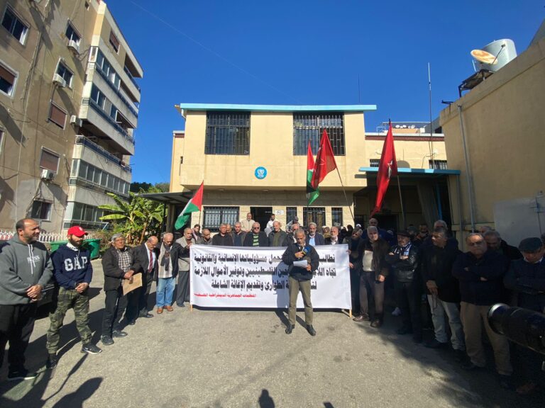 الجبهة الديمقراطية ومنظماتها الجماهيرية الديمقراطية الفلسطينية ، تؤكد تمسكها بوكالة الغوث ( الانروا )