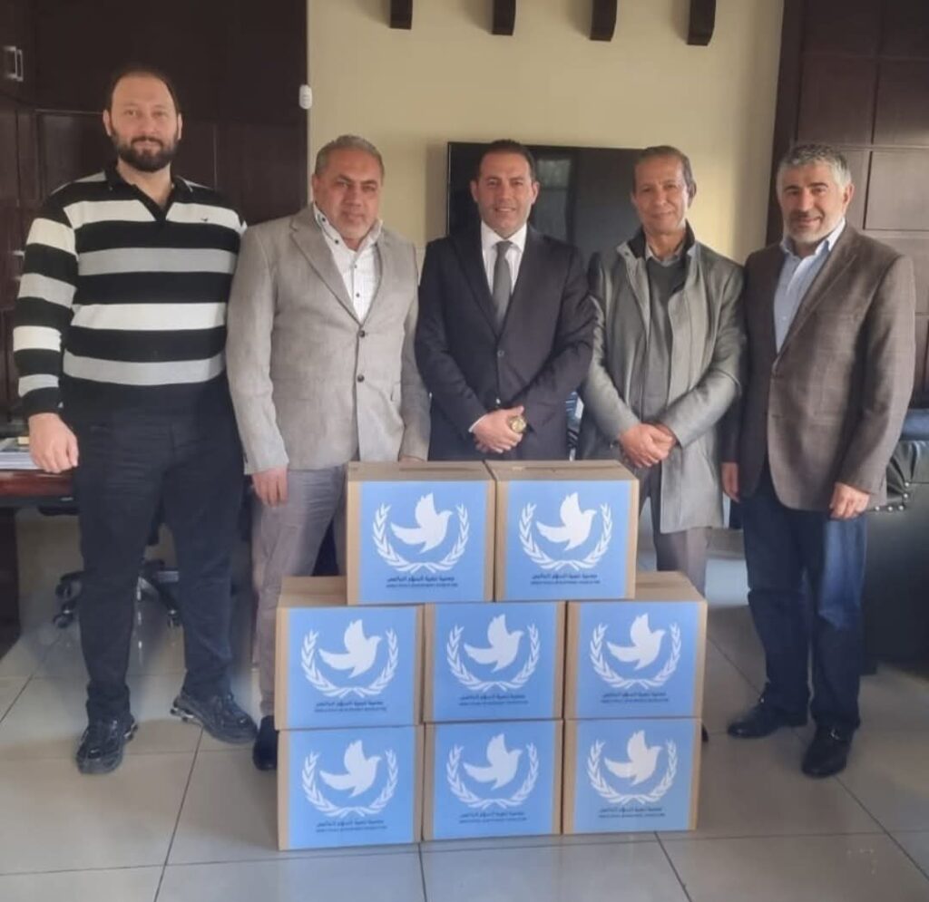 السفير غملوش زار الضنية بعد صوفر مقدما هبة أدوية: أكدتم ان التضامن هو السبيل الوحيد لمواجهة المحن