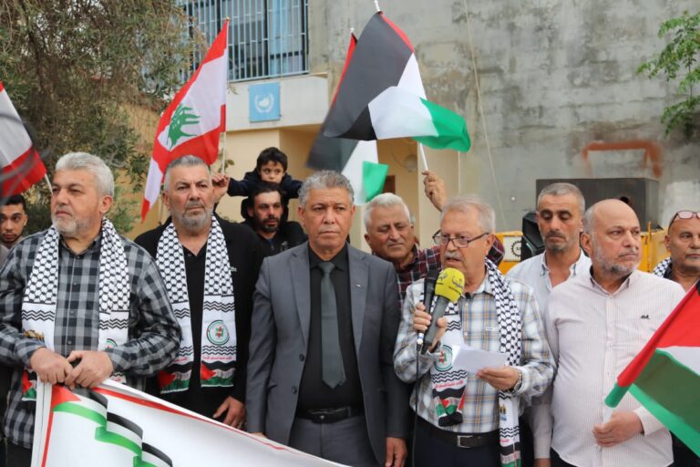 بمناسبة الأول من أيار: اتحاد نقابات عمال فلسطين / منطقة الزهراني ينظم وقفة تضامنية مع غزة وفلسطين