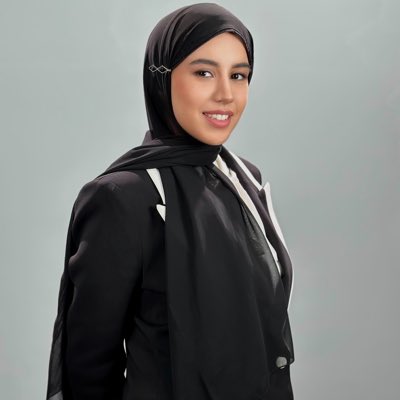 أصغر مذيعة صاحبة المليون متابع ونجمة الإعلام العربي فى إيطاليا