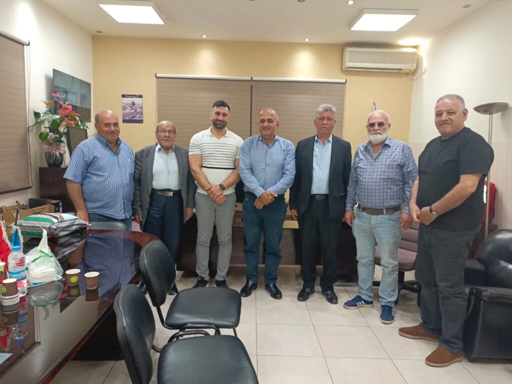 وفد اتحاد نقابات عمال فلسطين  يزور مدير منطقة صيدا في ” الأونروا”