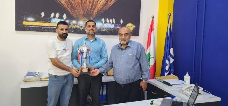 فلسطين تجمعنا تهدي كأس نكبة فلسطين ال٧٧ لمعاهد الأفاق