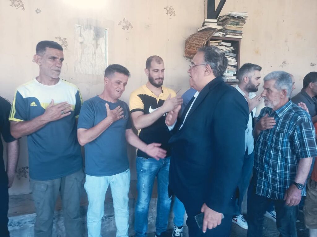 وليد صفدية ممثلا معالي السيدة الحريري يعزي بوفاة الحاجة فاطمة  الصالح