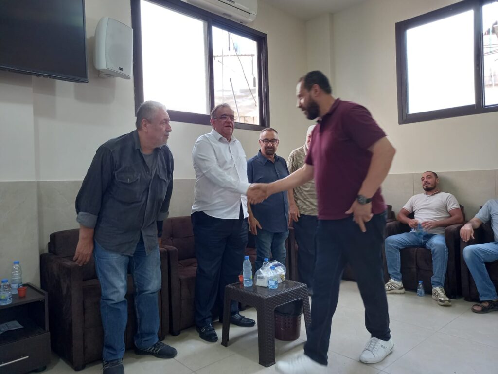 وليد صفدية ممثلا معالي السيدة بهية الحريري  يعزي وفاة الحاجة مهدية فارس اليوسف