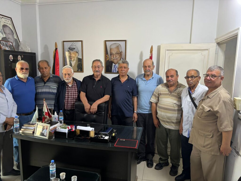 وفد من اتحاد نقابات عمال فلسطين فرع لبنان يزور هيئة المتقاعدين العسكريين الفلسطينيين في عين الحلوة