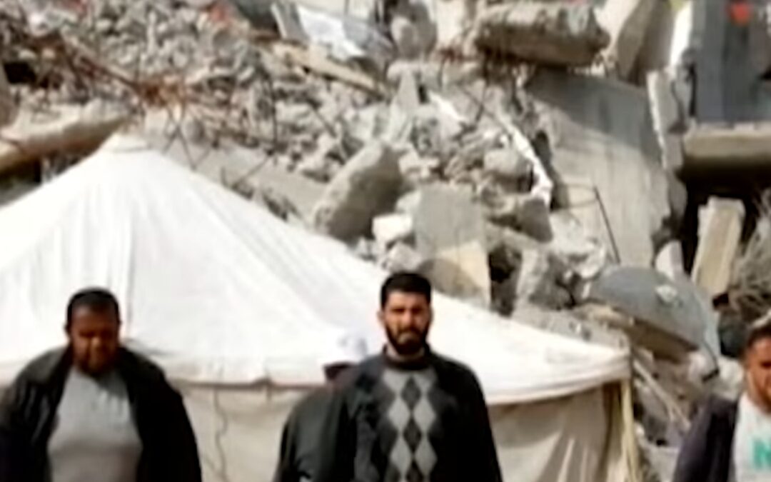 لقمة عيش مغمسة بالدم… هنا غزة