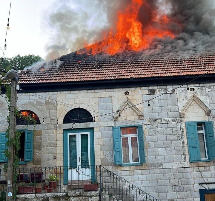 حريق في فندق  في اهدن شمال لبنان
