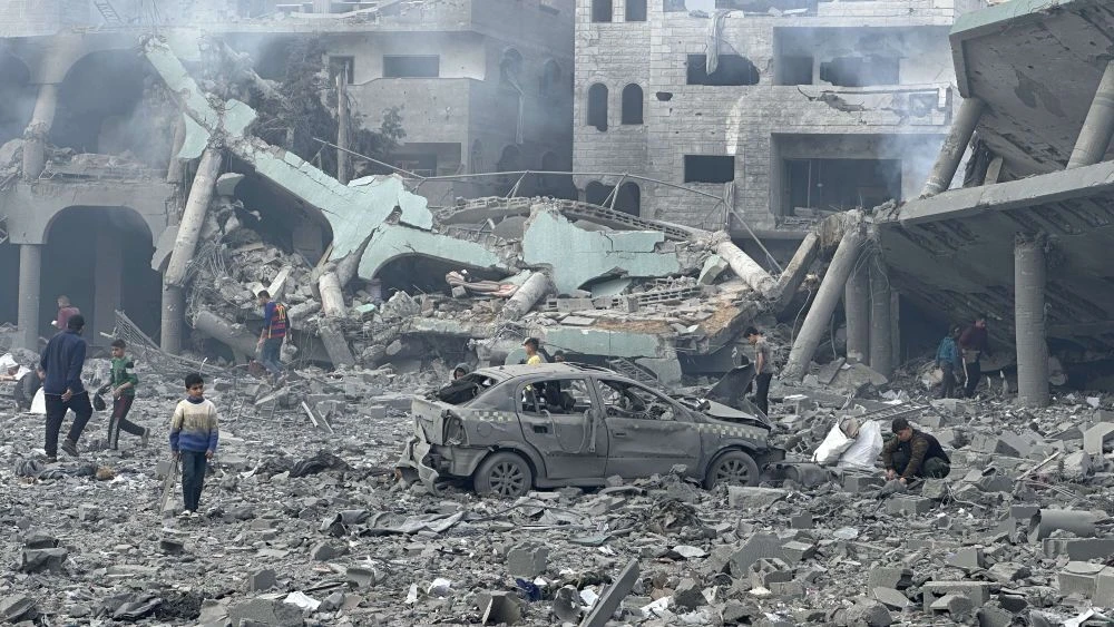 غزة – مكتبة دار الأرقم: حين يُقصف العلم وتُدفن الذاكرة تحت الركام