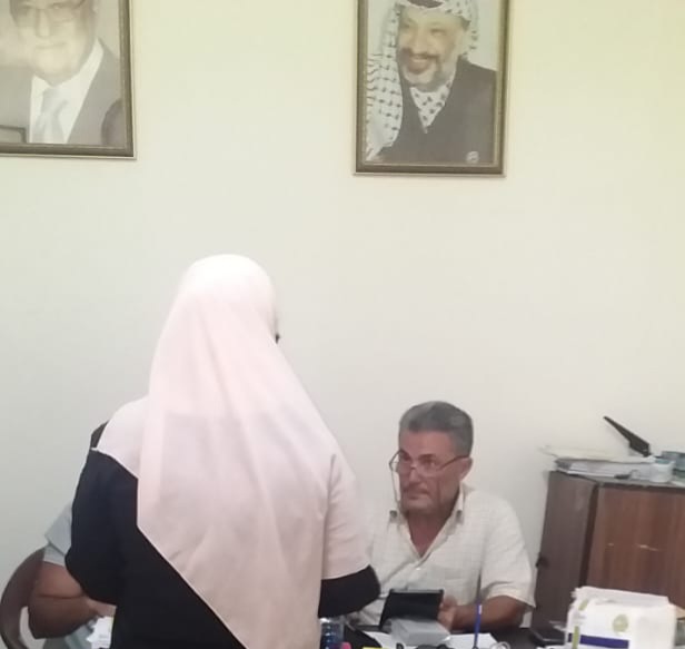 لجنة الخروب توزع بالتنسيق مع كاب أنامور “حصص غذائية” لذوي االأمراض المزمنة والعائلات المتعففة