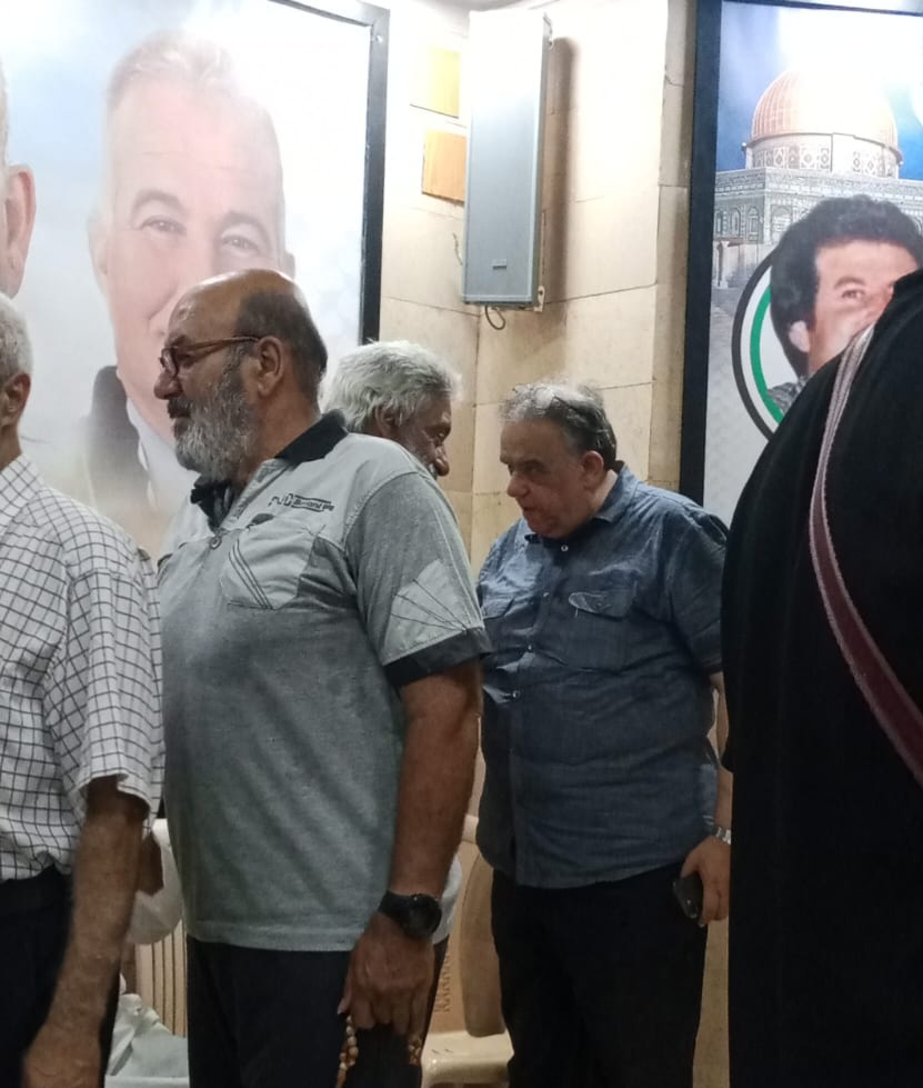 صفدية ممثلاً معالي السيدة الحريري  يقدم واجب العزاء بالمرحوم احمد المجذوب