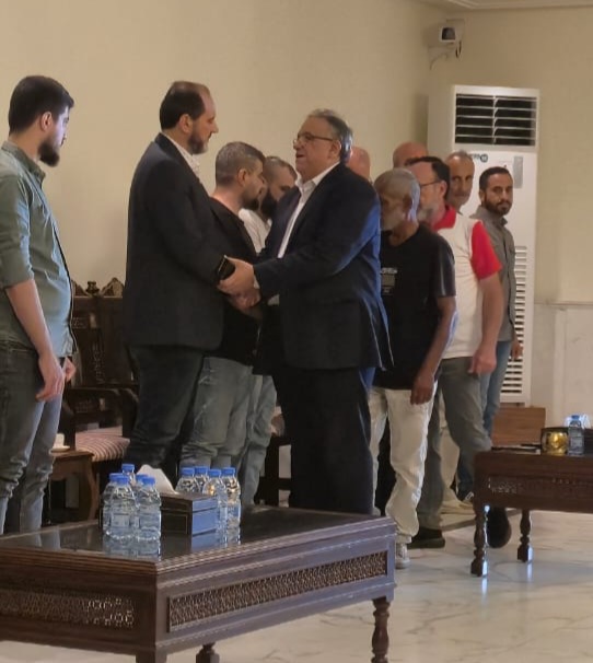 صفدية ممثلاً معالي السيدة الحريري  يقدم واجب العزاء بالمرحوم غازي احمد الكيلاني