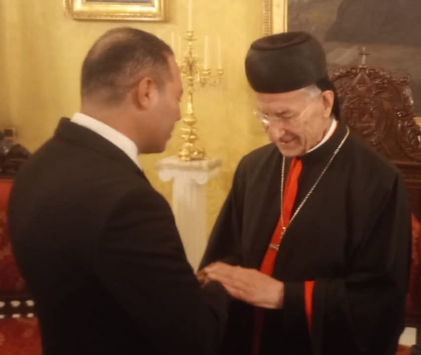 السفير العالمي للسلام ورئيس جمعية تنمية السلام العالمي حسين غملوش يشارك في حفل تكريم أصحاب الغبطة البطاركة في دارة إقامة السفارة اللبنانية في روما