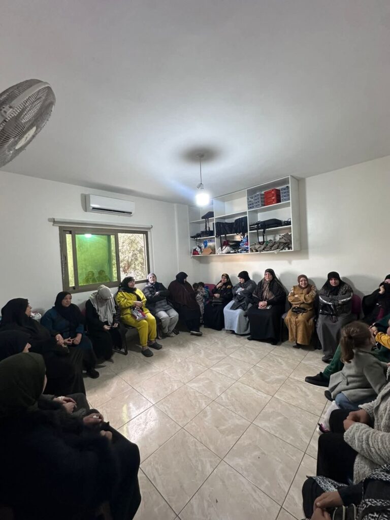 جلسات توعوية للنساء وكبار السن حول مهارات التواصل
