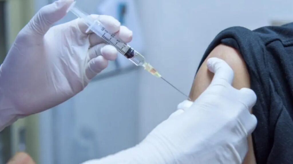 الصحة في غزة تعلن بدء إعطاء التطعيم ضد الأنفلونزا الموسمية بهذه الأماكن