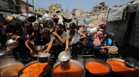 التنمية بغزة تضع معايير بشأن تنظيم العمل الإغاثي بغزة في شهر رمضان وعيد الفطر