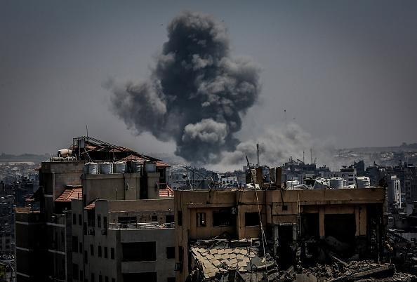 شهيدان ومصابون في غارة إسرائيلية على شقة سكنية غرب غزة