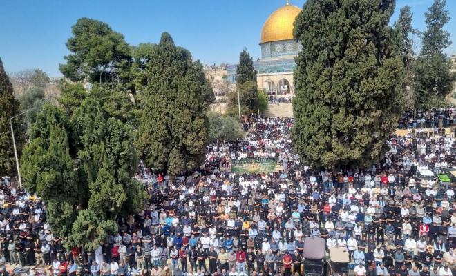 الاحتلال يفرض “بطاقة ممغنطة” وتصاريح أمنية لصلاة الجمعة في الأقصى