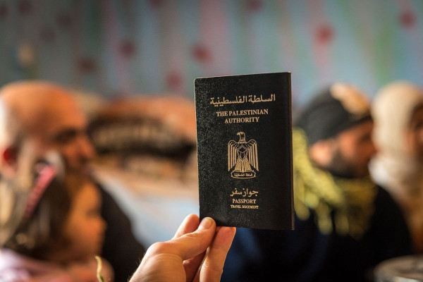 نتنياهو يطالب بتغيير ختم عبور سكان غزة عبر رفح ويرفض ختم “دولة فلسطين”