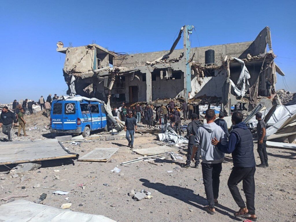 إطلاق نار وقصف ونسف منازل.. جيش الاحتلال يواصل خرق اتفاق غزة