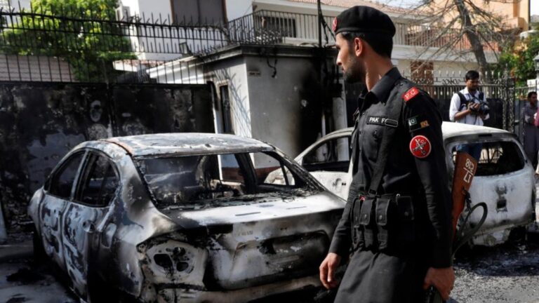 مقتل 15 شخصا على الأقل في تفجير انتحاري بإسلام أباد