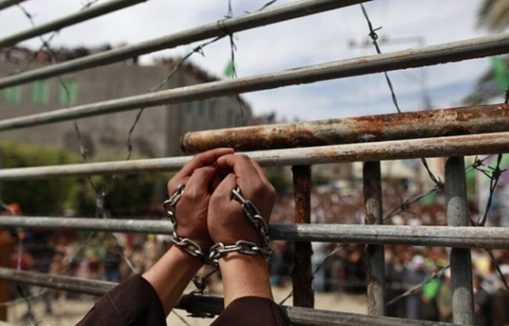 رقم صادم: كم بلغ عدد المعتقلين في سجون الاحتلال ..؟