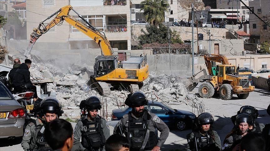 السلطات الإسرائيلية تهدم منزلين مأهولين في قرية برطعة الشرقية