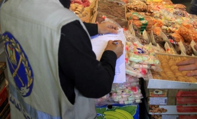 “مباحث التموين” برفح توقف 10 تجار لمخالفتهم التسعيرة الرسمية
