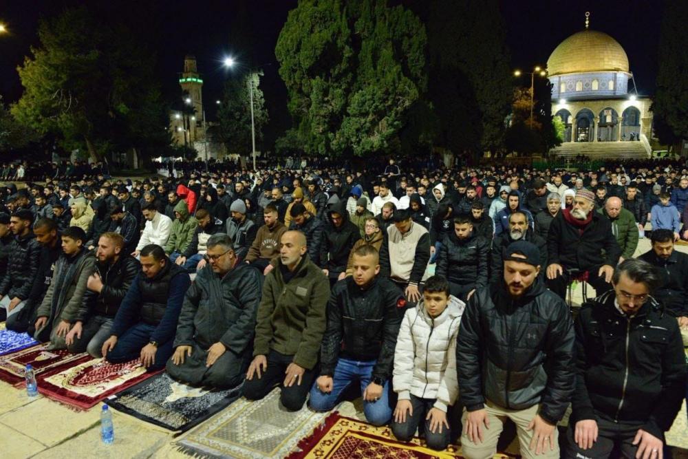 50 ألفًا يصلون التراويح في المسجد الأقصى مساء اليوم الاحد