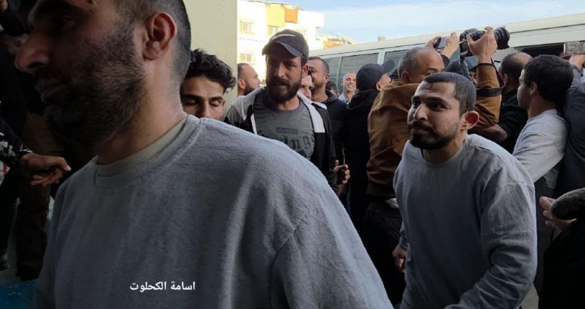 وصول 10 أسرى فلسطينيين لمستشفى شهداء الأقصى