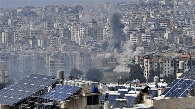 إسرائيل تقصف جسرا في لبنان وتهدد بتدمير مماثل لقطاع غزة