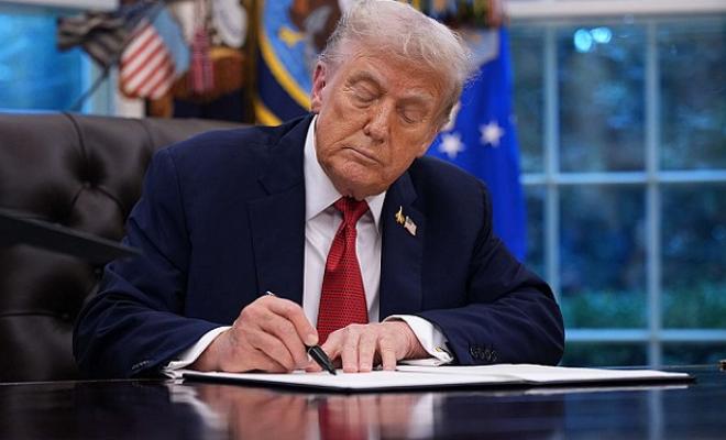 ترامب: أمريكا تدرس إنهاء العملية العسكرية ضد إيران تدريجيا
