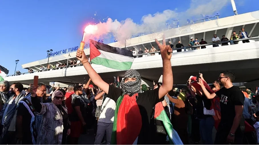 16 منظمة تدعو للإفراج عن ناشطين بأسطول كسر الحصار معتقلين بتونس