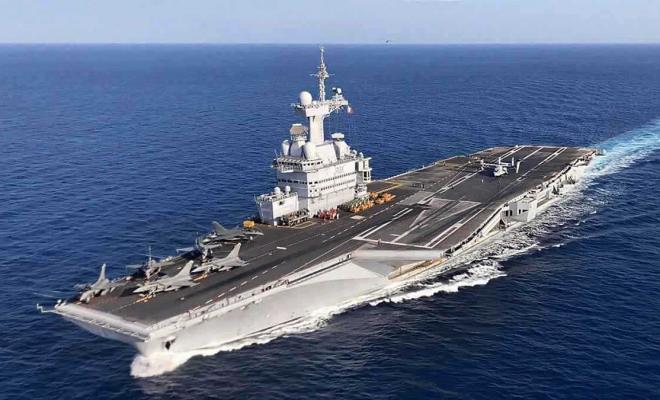 وصول حاملة الطائرات الفرنسية شارل ديغول إلى البحر المتوسط