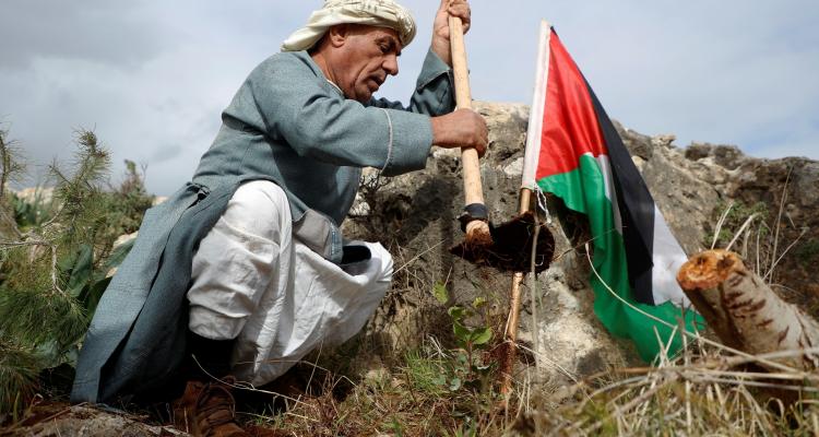 خمسون عاماً على ذكرى يوم الأرض
