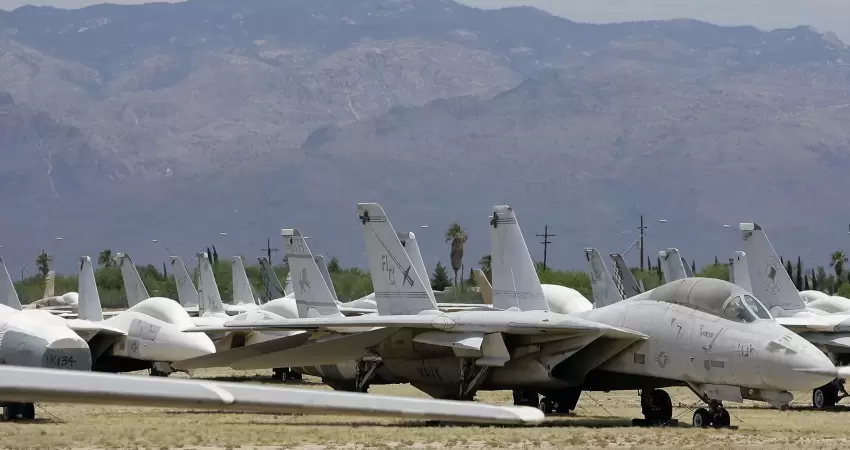 الاحتلال يعلن تدمير مقاتلات إيرانية من طراز “إف-14”
