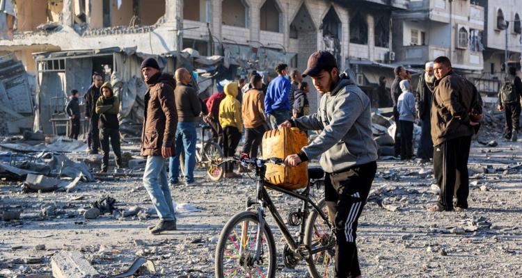 إحجام المتبرعين عن دعم غزة مع توقف الحرب يعمق مأساة الغزيين