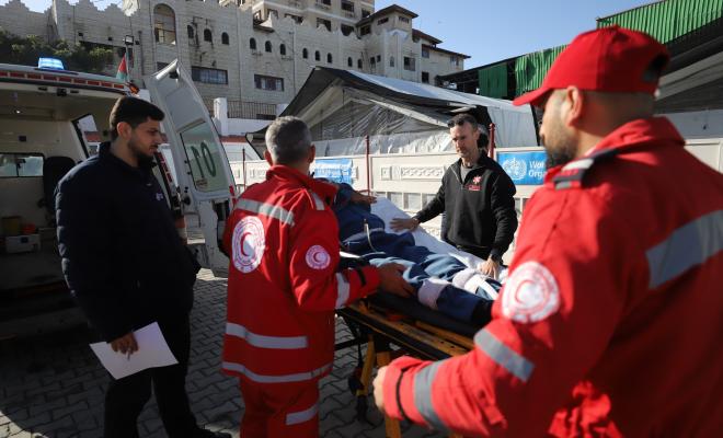 إجلاء مرضى فلسطينيين للعلاج بالخارج عبر معبر رفح