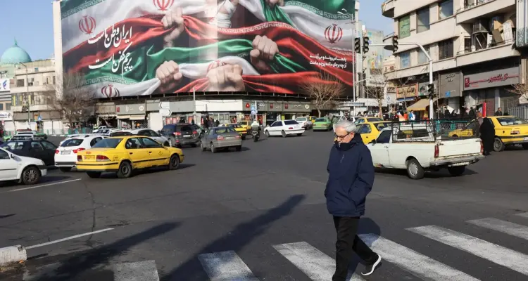 واشنطن تدرس مسارًا تفاوضيًا مع طهران بشروط صارمة بالتوازي مع استمرار الحرب