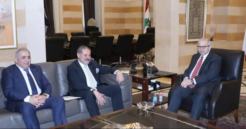 رئيس مجلس الوزراء اللبناني يستقبل الممثل الخاص للرئيس الفلسطيني ويبحثان أوضاع المخيمات والنزوح