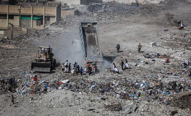 غزة: أزمة النفايات تتفاقم وتحذيرات من انهيار بيئي وصحي