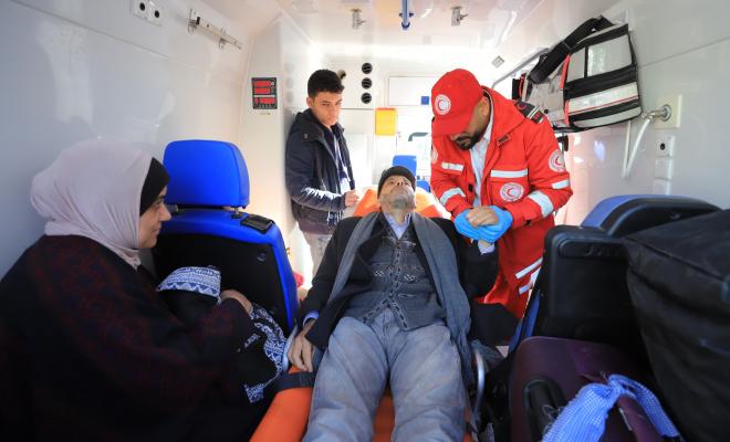 الهلال الأحمر: إجلاء 700 مريض فقط من غزة وقوائم الانتظار تتجاوز 18 ألفاً