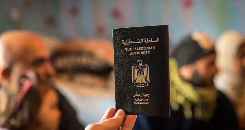 منظمة حقوقية: سفارة “السلطة الفلسطينية” في مصر تصادر وترفض تجديد جوازات لمواطنين ومرضى من غزة