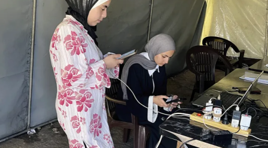 طلبة الـ”توجيهي” في غزة قلقون ..لا معلومات حول طبيعة الأسئلة وأجهزة الامتحان لم تدخل بعد !