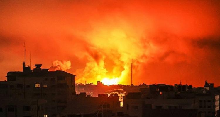 جيش الاحتلال يشن قصفا مدفعيا واطلاق نار وعمليات نسف شرق قطاع غزة
