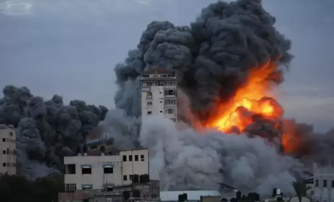 مسؤول عسكري إسرائيلي: قصفنا غزة “مثل المجانين” في بداية الحرب